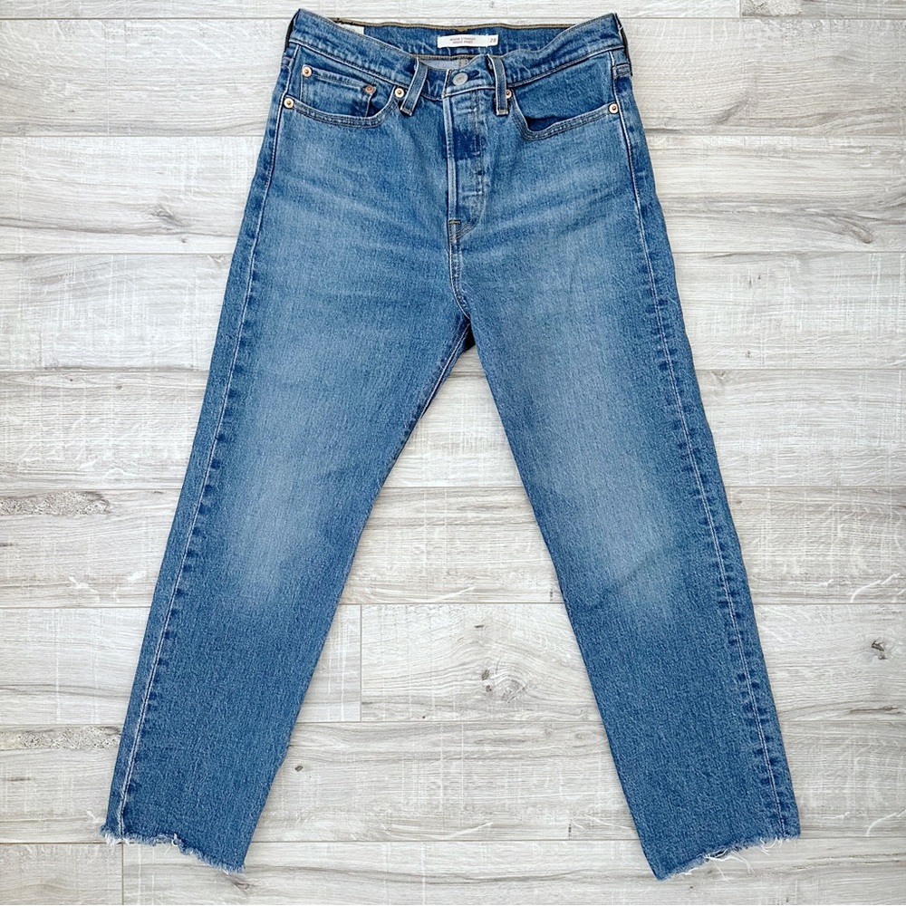 Levi’s Wedgie Straight High Waisted Straight Leg Cropped Ankle Jeans 28